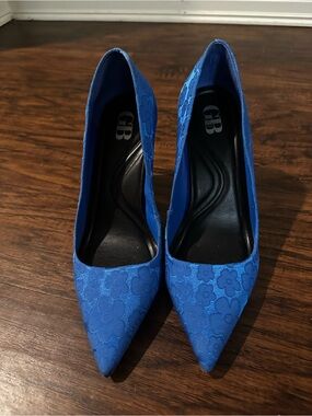 Gianni Bini Blue Floral Pointed Toe Pumps